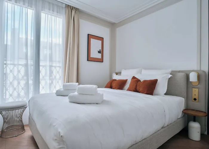 Apartahotel Nestay Les Halles 4*