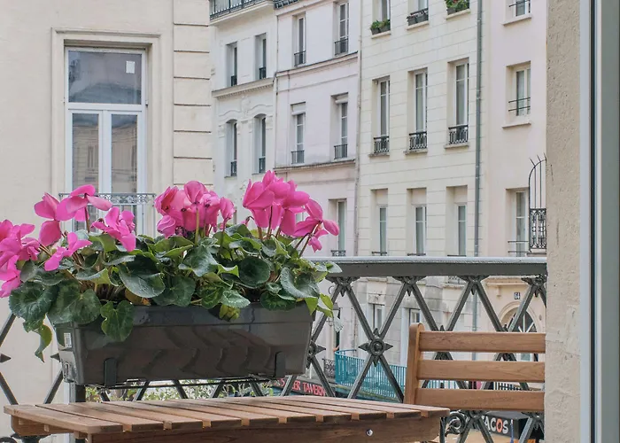 Apartahotel Nestay Les Halles 4*