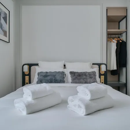 Nestay Les Halles Aparthotel *