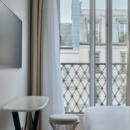 Aparthotel Nestay Les Halles 4*