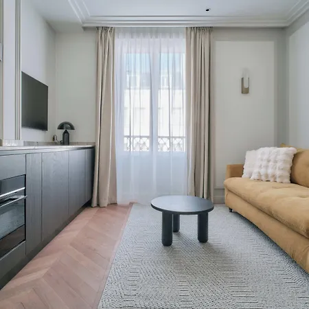 Nestay Les Halles 4*