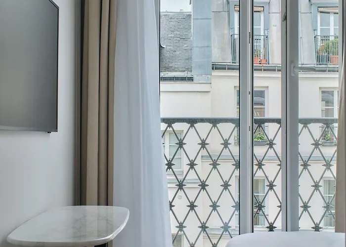 Aparthotel Nestay Les Halles 4*