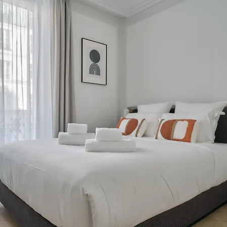 Nestay Les Halles Aparthotel *
